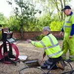 Hangon innen és túl: hogyan „hallja” meg az elektroakusztikus műszer a szivárgást a beton és az aszfalt alatt?